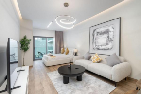 Bright & Airy Studio Perfect for 2 in JVC